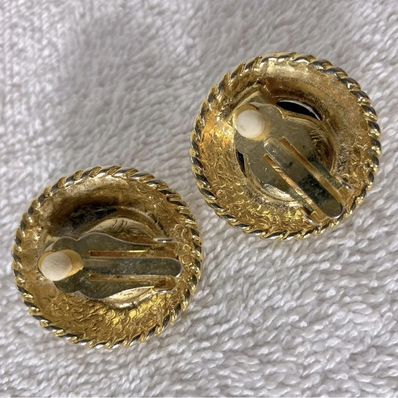 Vintage Gold Tone Rope Circles With Black Centres Clip On Earrings - Picture 2 of 7